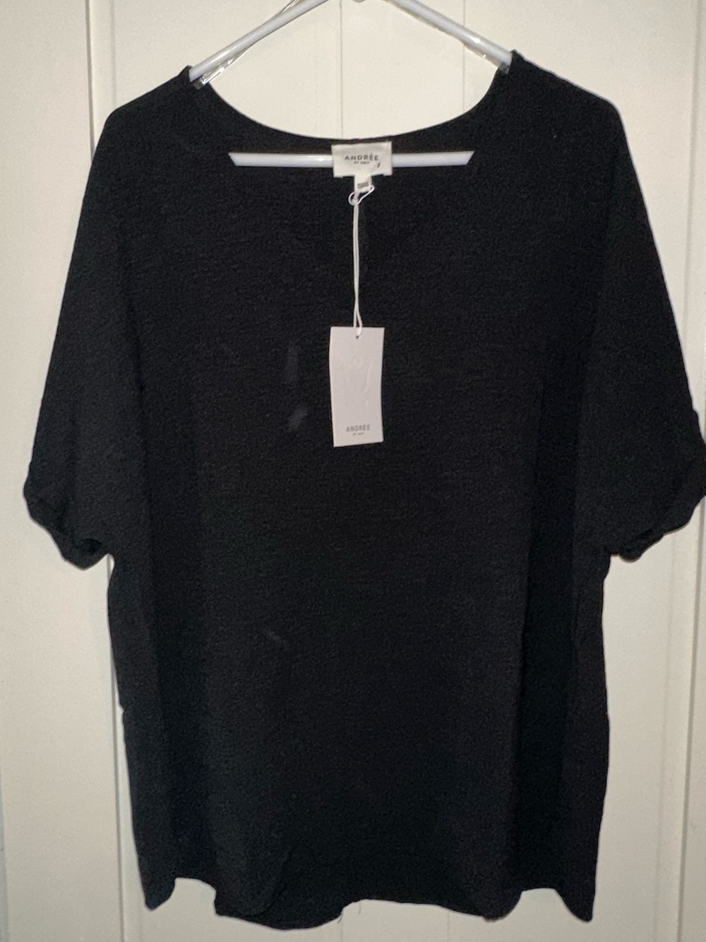 Andrée by Unit Black V-Neck Women’s Top, Lightweight Short Sleeve - Large